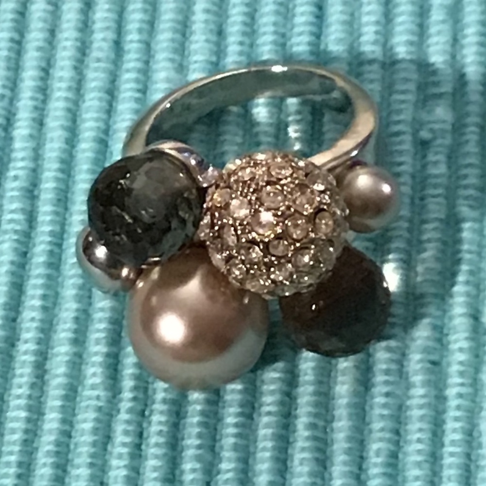 Ring Size 7 Silver Color& Shiny Balls - image 4
